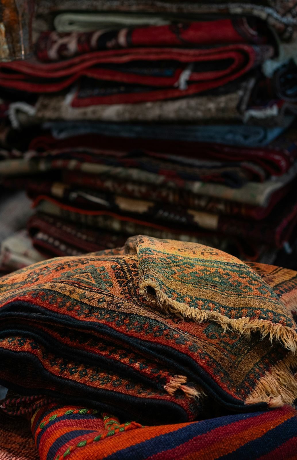 Afghan carpet weaving hand-knotted rug